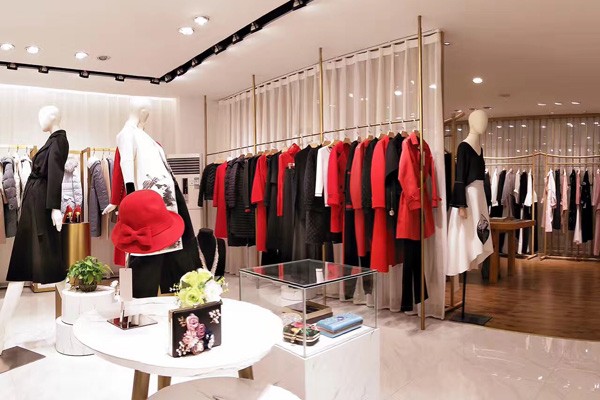 女装怎么才不会有库存,时尚女装店进货和卖货的技巧