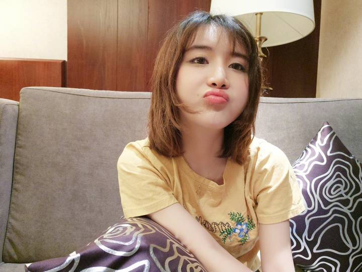 长发短发大美妞“陈一发”你爱哪个？买萌，唱歌，老司机发麻麻！