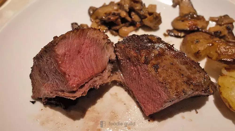 某人约会图性价比选了“西堤厚牛排”，结果吃完秒变前任……