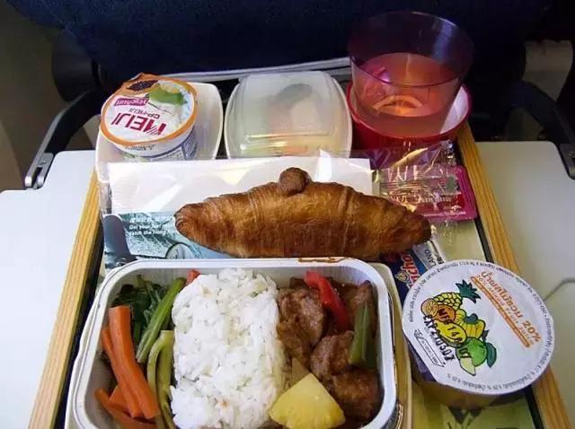 最新评选全球航空公司Top10，经济舱也能坐出头等舱的感觉！