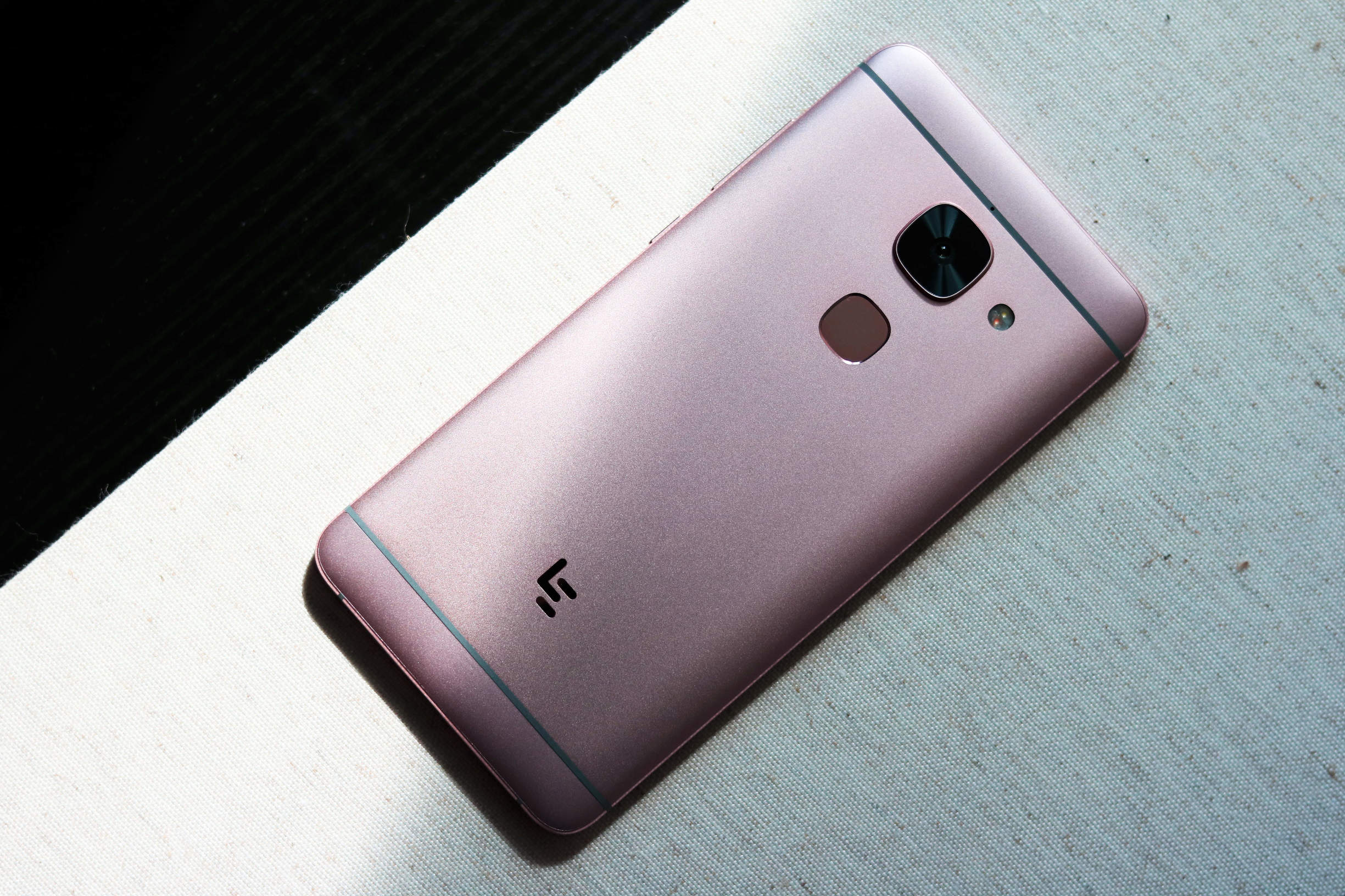 乐视手机max2发布会完整版,乐视2价格多少钱一台