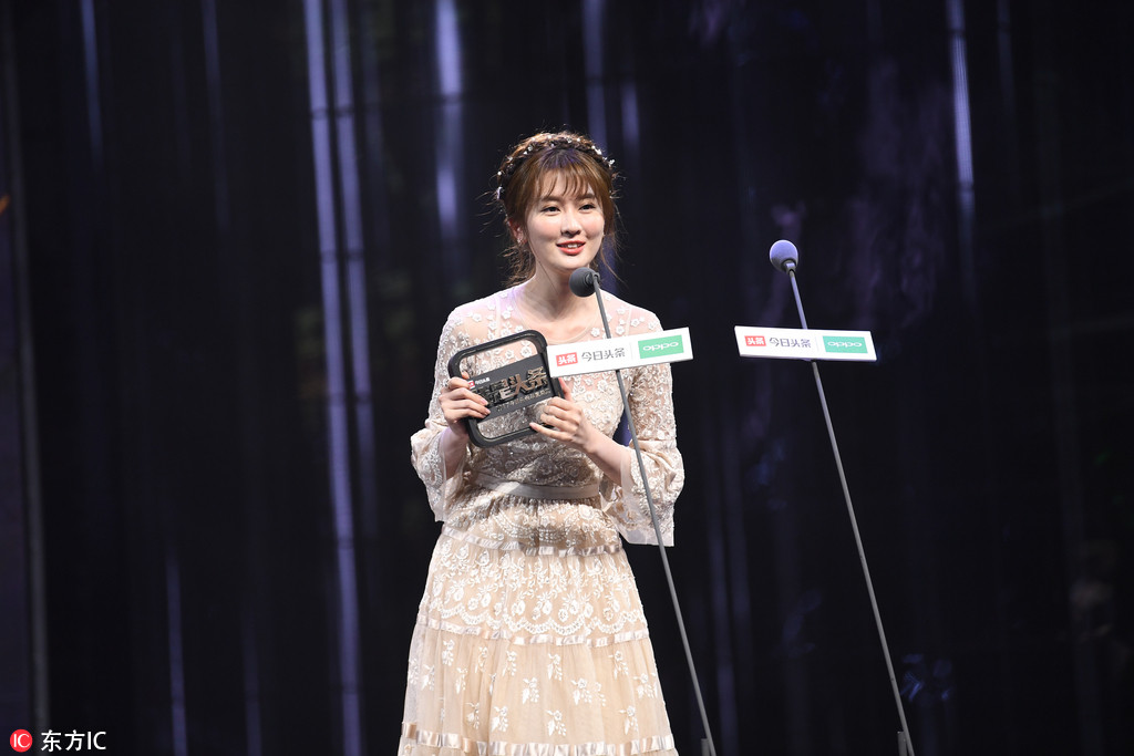 欢乐颂五美唱歌杨紫和乔欣手拉手,欢乐颂五美为何闹掰王子文