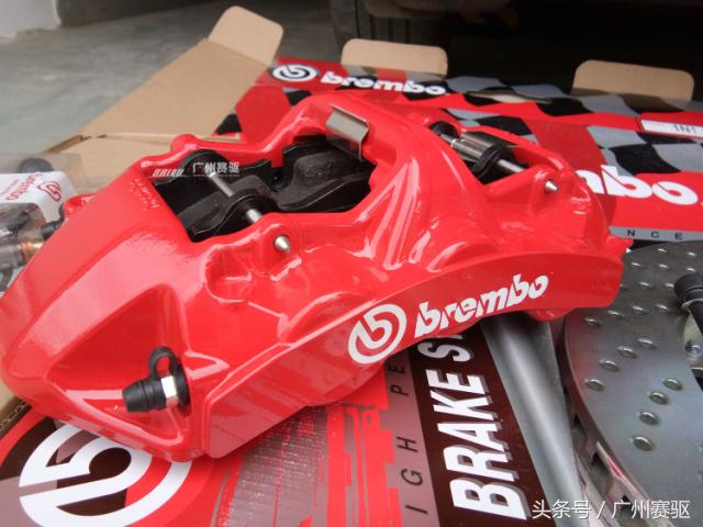 宝马新款x5刹车升级,brembo卡钳有宝马x5套装吗