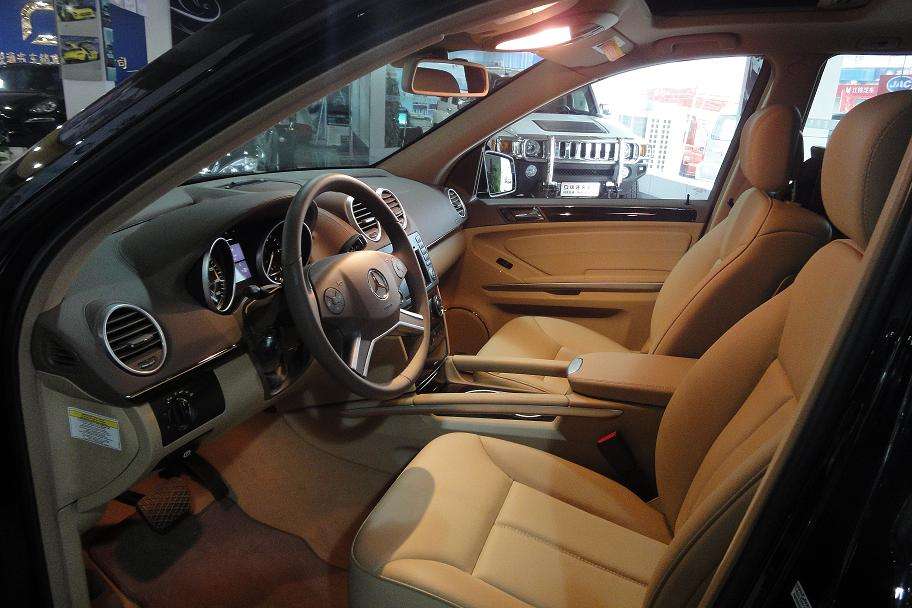 奔驰gls600和路虎揽胜哪个逼格高,奔驰gl级和gls
