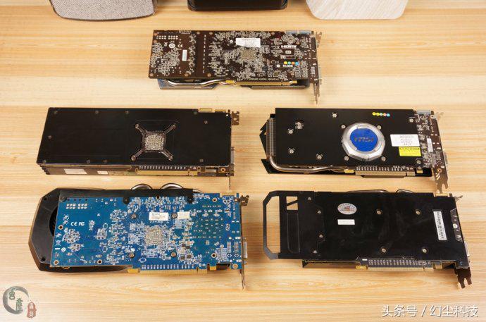 有的变电子垃圾，有的只能当亮机卡，晒晒手中还能用的十张显卡
