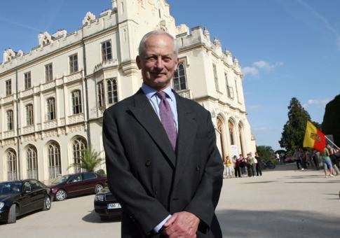 全球最富有的10个国王,世界上最富有的皇室排名