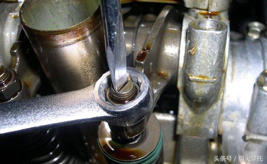 气门脚间隙调好，能让摩托车动力如虎添翼，快来！手把手教你！
