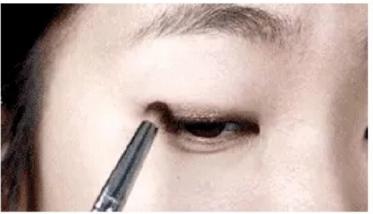 单眼皮怎么画眼妆好看,单眼皮日常眼妆教程又大又干净