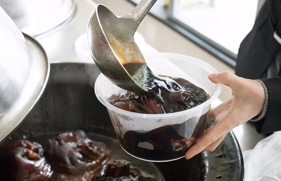 肉蟹煲最正宗的来自哪里,哪的肉蟹煲最好吃