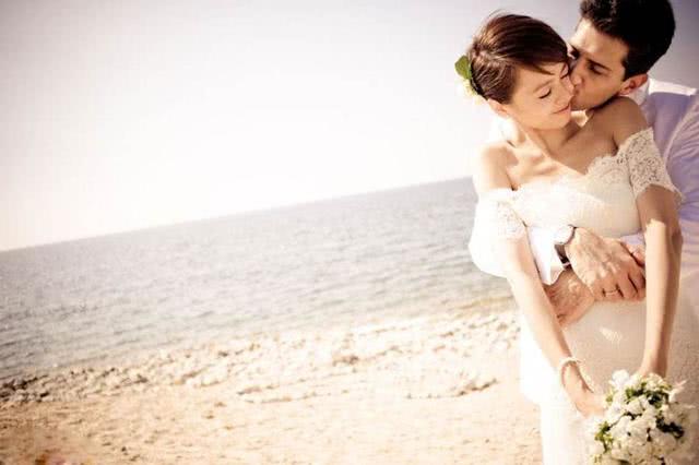 李小璐贾乃亮黑白婚纱照街拍,李小璐贾乃亮婚纱照拍摄地