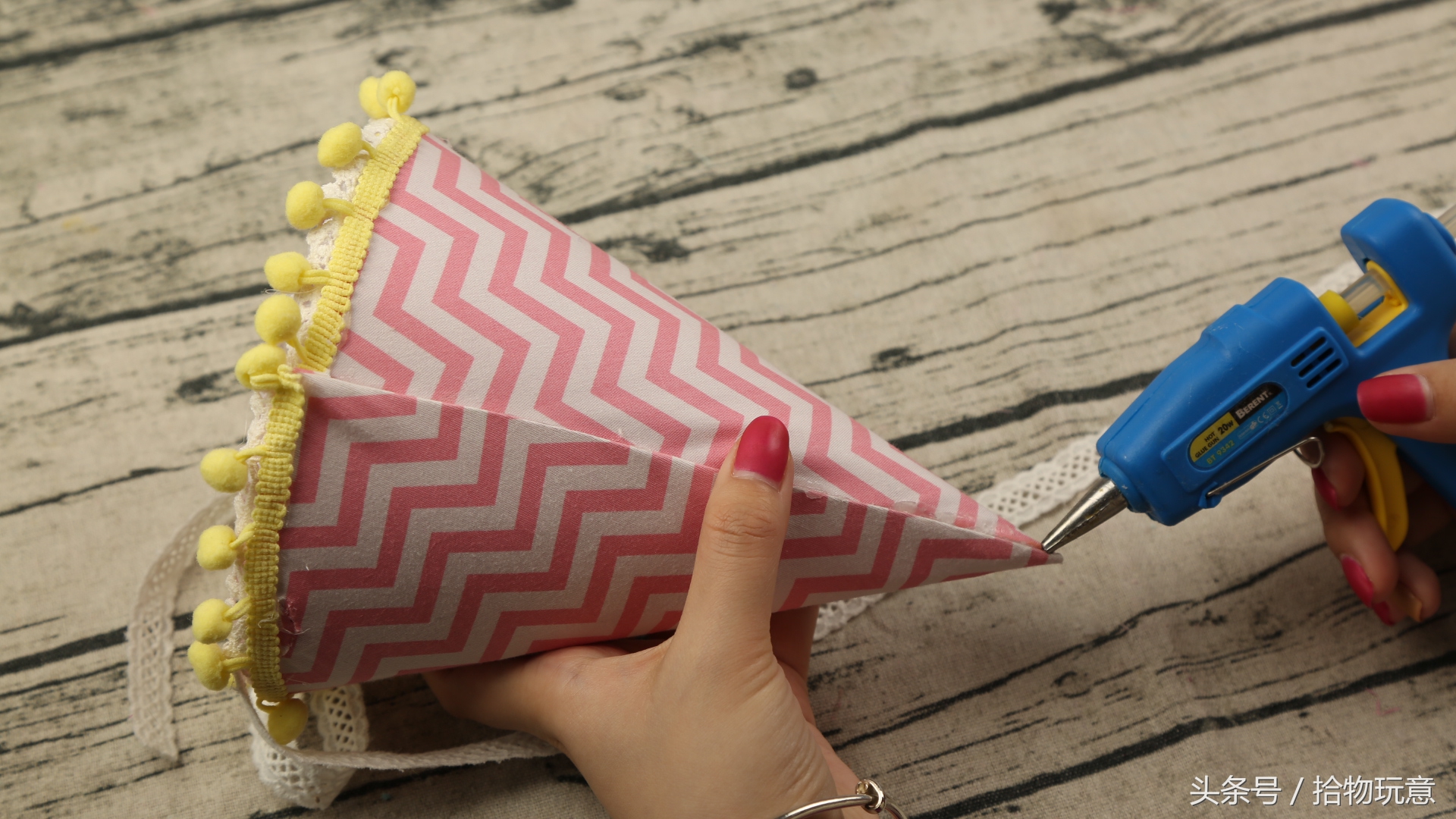 零碎布料旧毛线别压箱子里，简单几步做个帽子，实用漂亮又美观