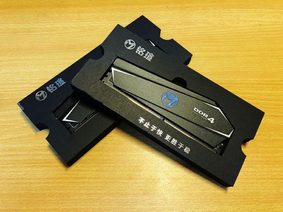 铭瑄开箱,铭瑄终结者3200内存