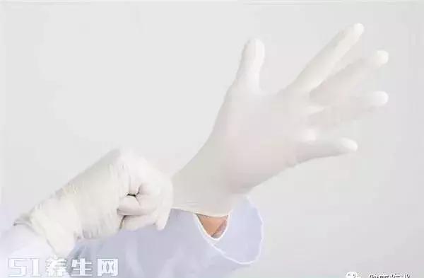 指甲有凹陷是什么原因引起的,中指甲凹陷是什么原因引起的