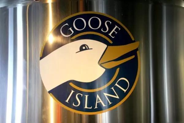 熊猫精酿和福佳白哪个好喝,福佳白精酿白啤口感怎么样