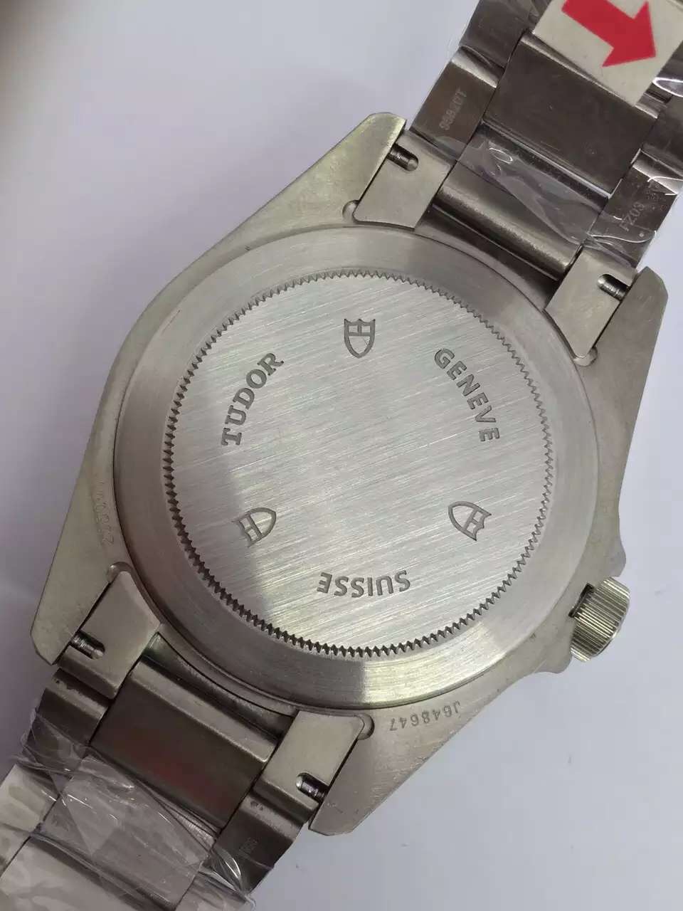 高端复刻表能看出来假的吗 (几百块的复刻表是真的吗)