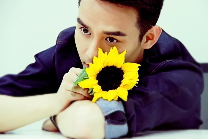 王凯一个明明可以考脸吃饭的人却偏偏要靠演技和才华来征服观众