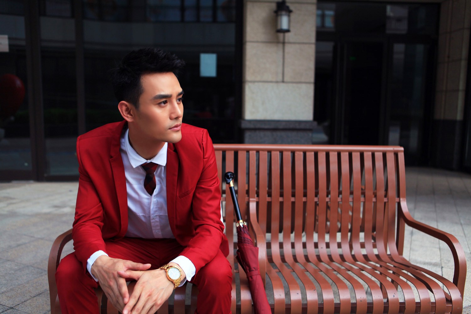 王凯一个明明可以考脸吃饭的人却偏偏要靠演技和才华来征服观众