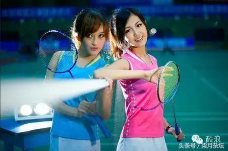 羽毛球运动教学与训练教程,羽毛球课动作展现