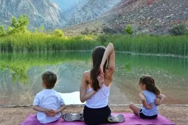 瑜伽生活简单清静,在家练瑜伽什么瑜伽比较好