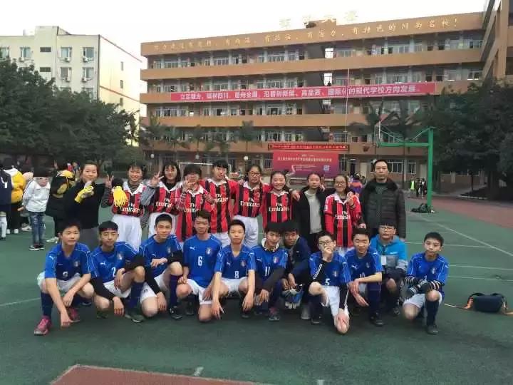 英姿飒爽绿茵场足球赛,绿茵战场