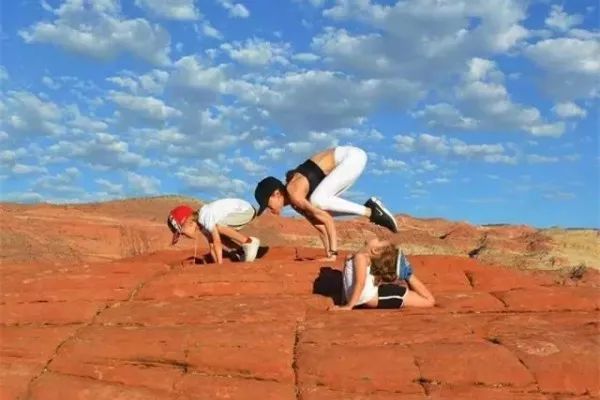 瑜伽生活简单清静,在家练瑜伽什么瑜伽比较好