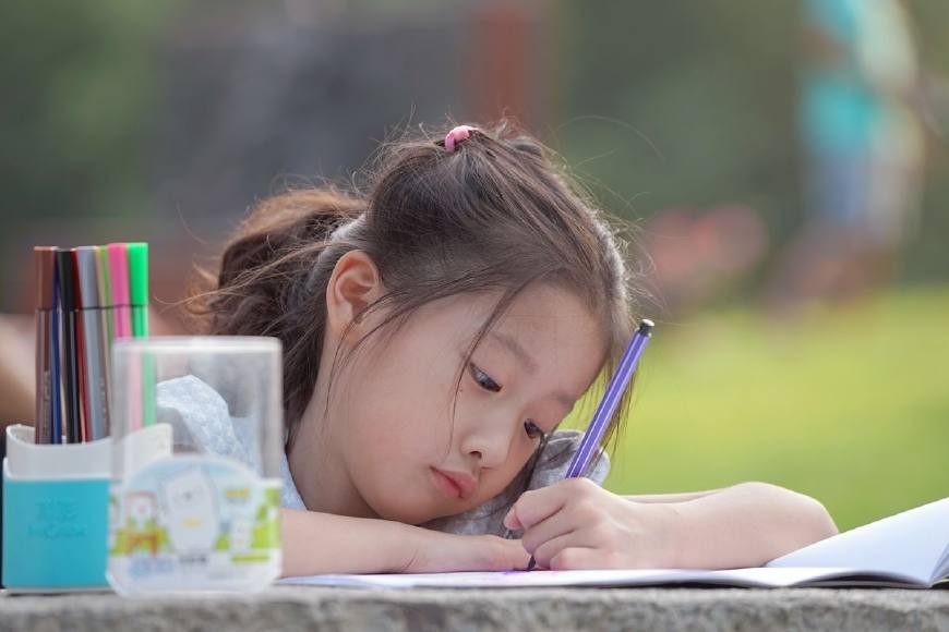 孩子患上强制症了！父母该怎么帮助他？