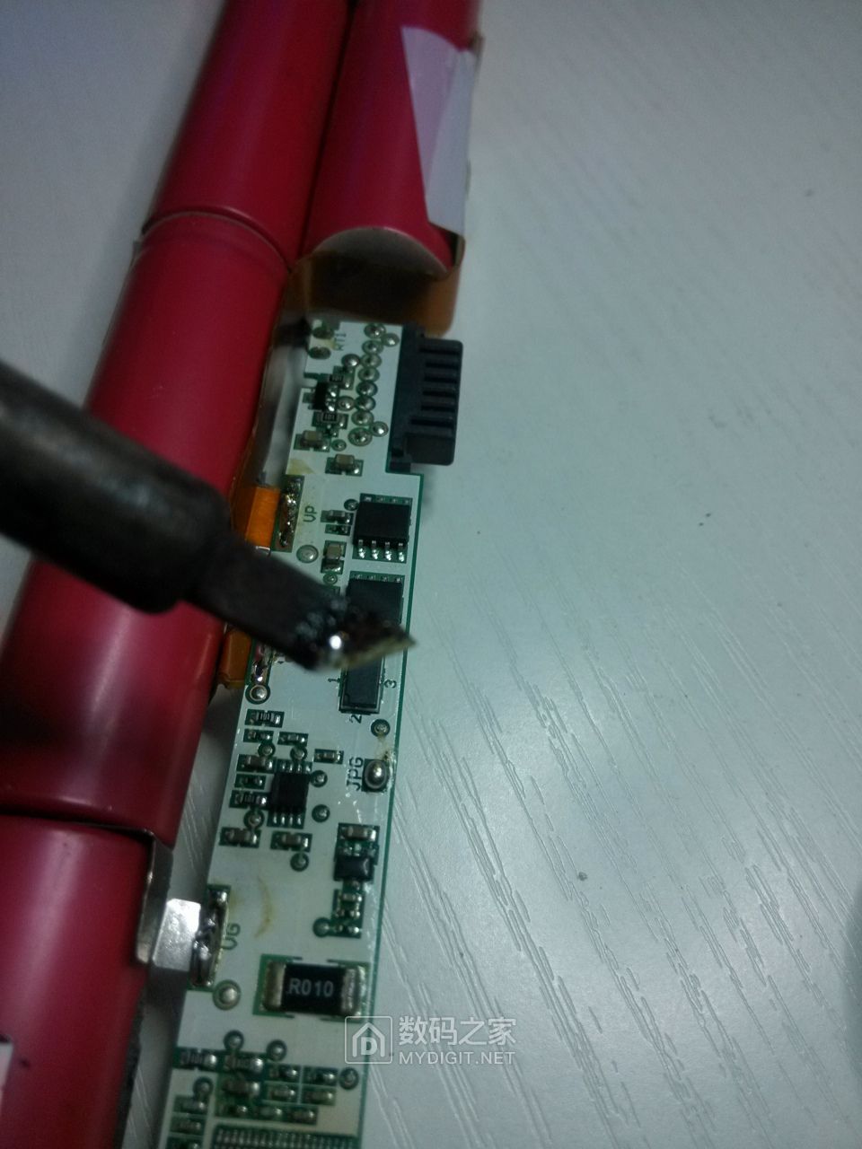 a32-f80笔记本电池换电芯,笔记本电脑b575电池换电芯教程