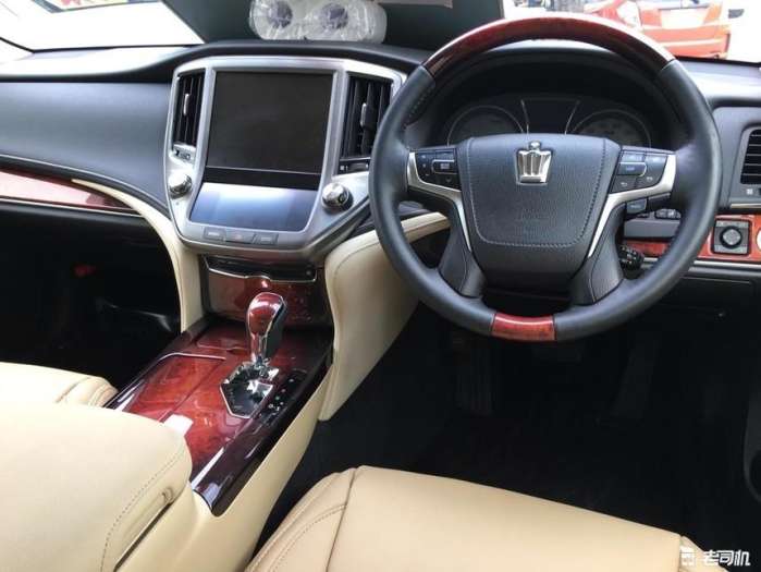 皇冠与日系车比较,日产丰田和国产丰田的区别