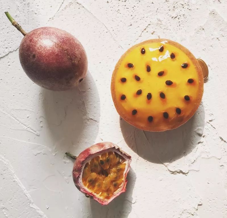 一口咬定修女泡芙法国面包师恋上成都钢琴妹