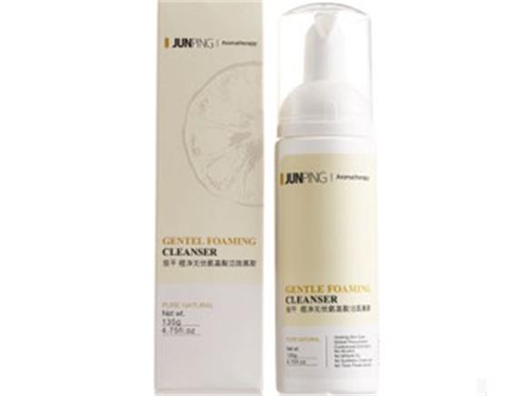脸上泛油光用什么洗面奶最好,清爽洗面奶控油收缩毛孔深层清洁