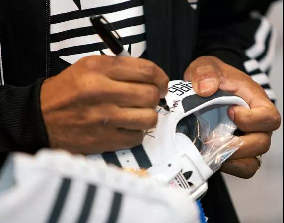 同样是复古潮流，为什么不选Superstar？