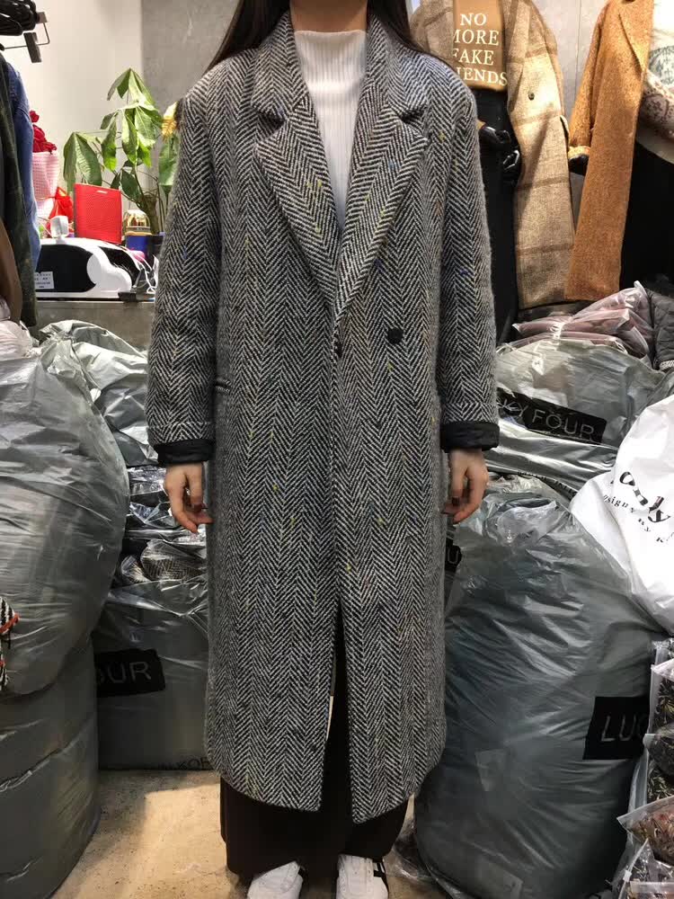 怎样挑选真正的纯羊毛大衣,如何保养羊毛大衣才能更耐穿