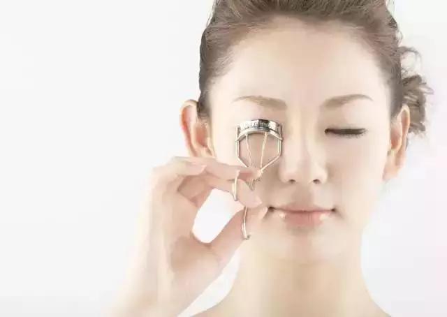 睫毛膏正确刷法，90%的人都刷错了！