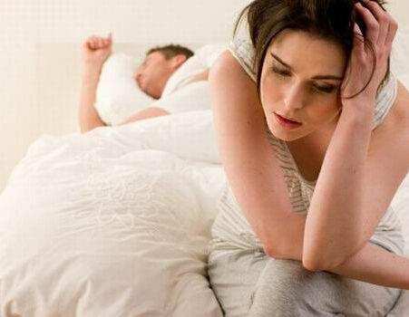 女性注意！一旦身体出现这7个征兆，就在暗示：你要提前闭经了！