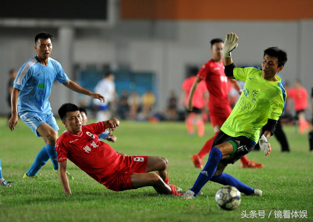 2017镜看体娱与佛山体育的50瞬间｜与巴萨球员偶遇与草根球星并肩