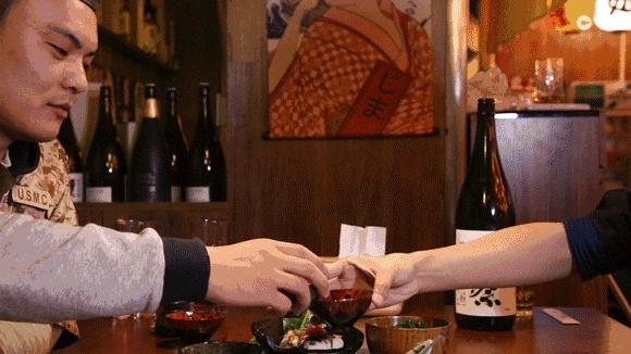 只想来这家居酒屋吃个饭，没想到找到了另一半……