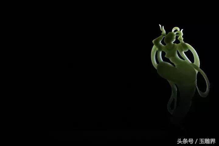 不羁的个性的他跨界玩玉雕，音乐艺人巫启贤都关注