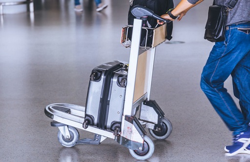 坐高铁托运行李箱要去哪里办,坐高铁不能带的东西可以随车托运