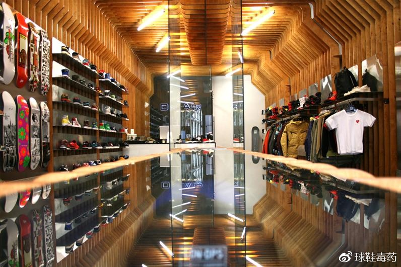 别天天盯着手机刷X宝了，是时候看看国外的这些神级鞋店了