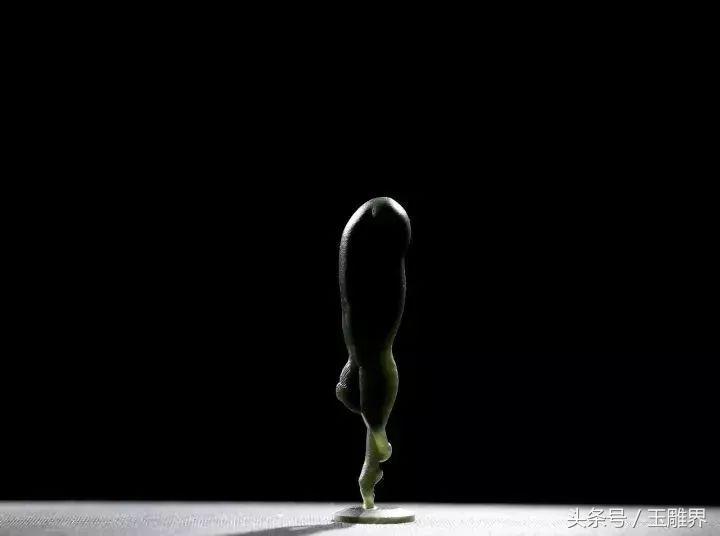 不羁的个性的他跨界玩玉雕，音乐艺人巫启贤都关注