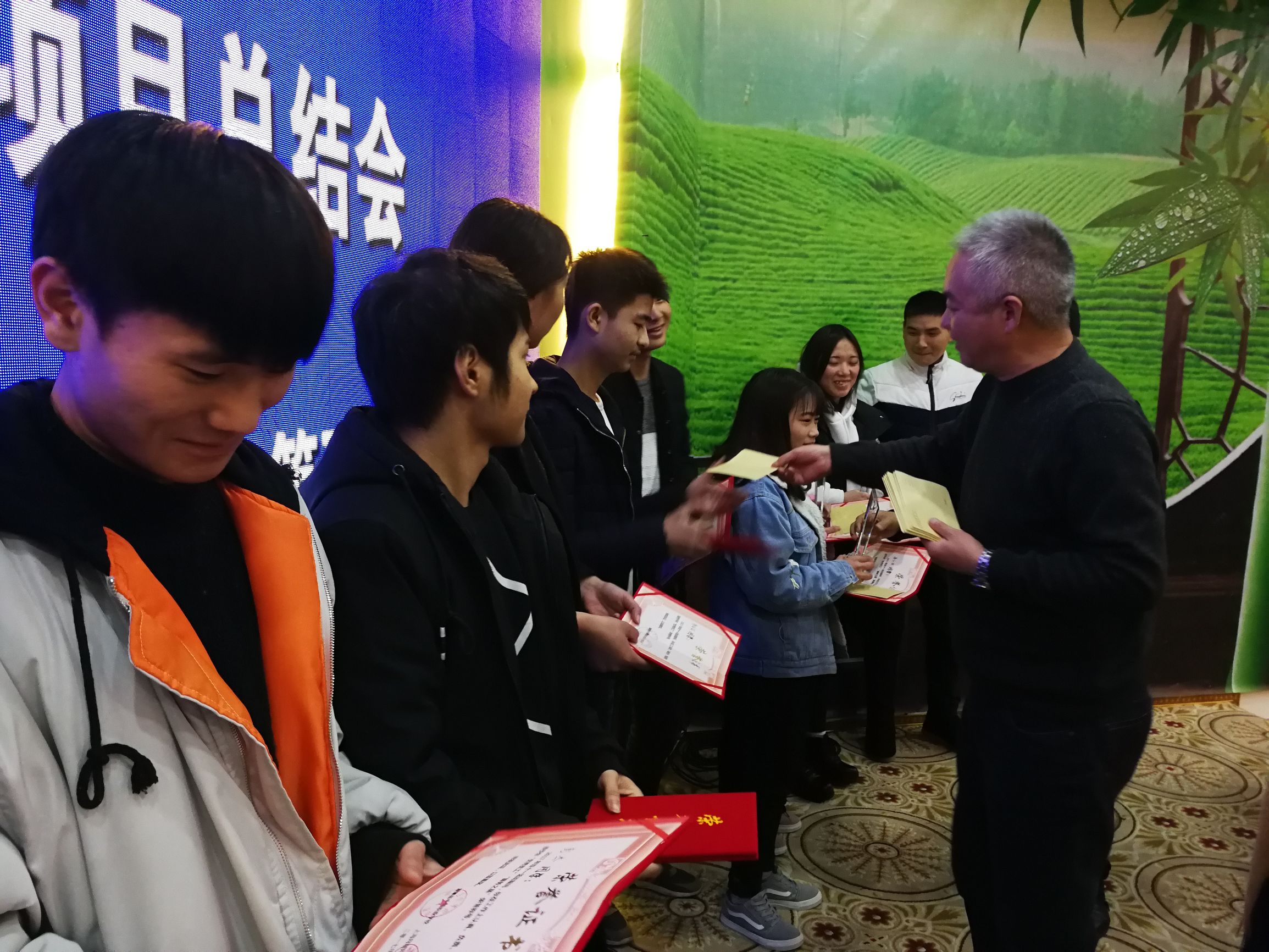 遵义湄潭中职校,湄潭职中电商