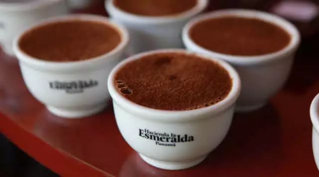 50岁喝咖啡有啥好处和坏处,喝咖啡对身体有什么好处和坏处