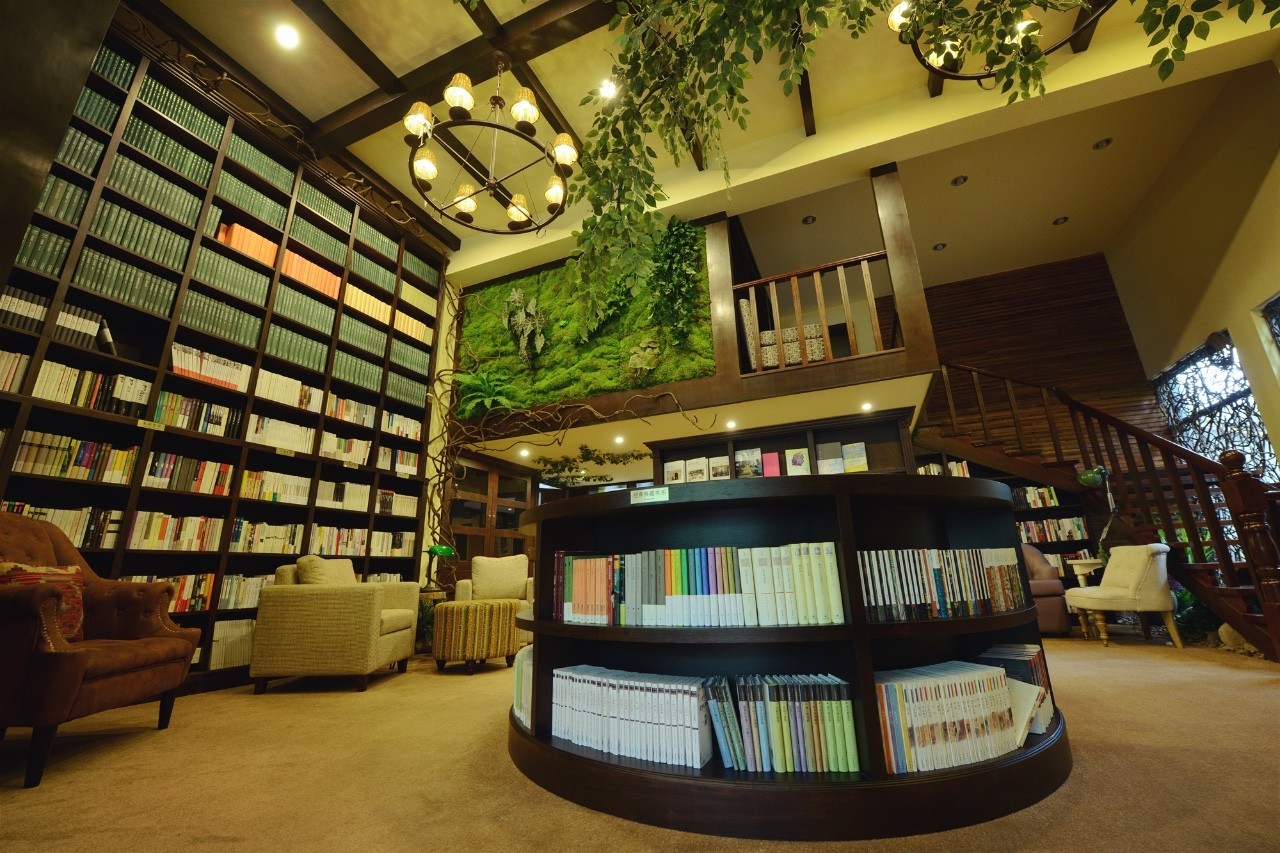 给文学一个乌托邦，闯荡谍战小说江湖那么久的麦家办了家书店