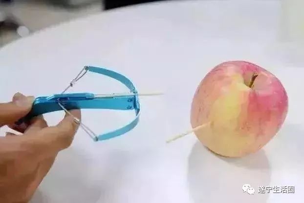 蓬溪一学生耍玩具枪“走火”手烧伤，店主承担一半医疗费