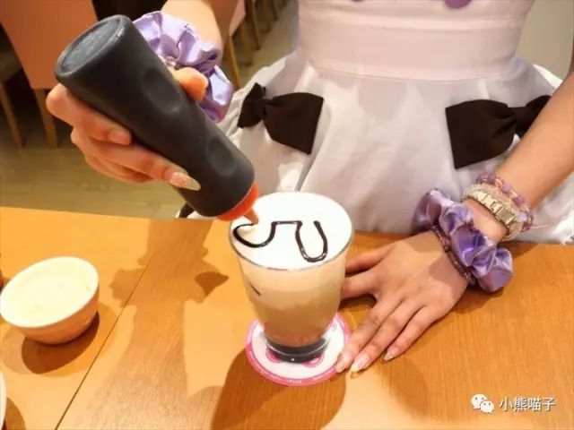秋叶原女仆咖啡店互动,日本秋叶原女仆咖啡店