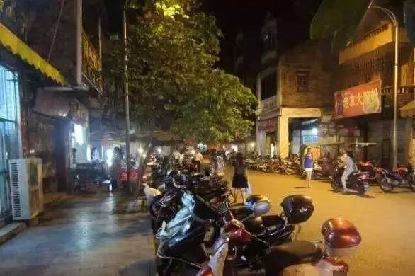 广西那良镇美食街,广西北海银滩美食街