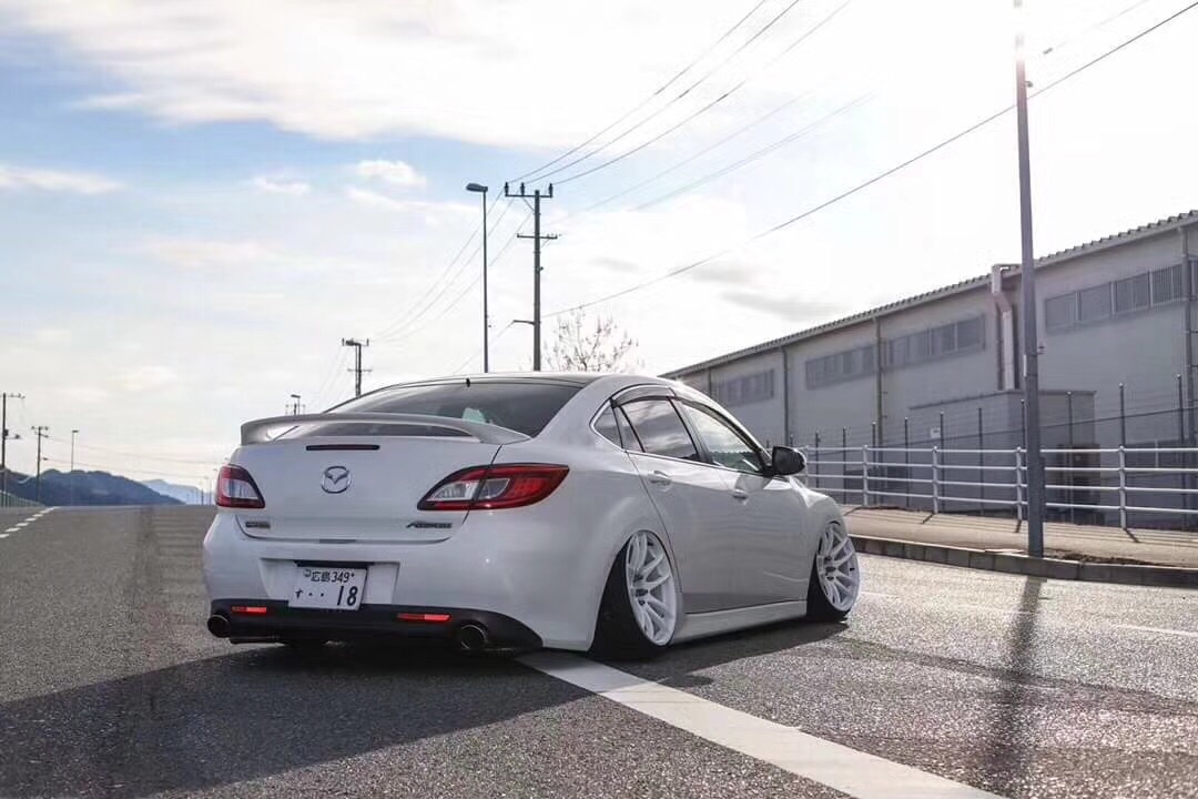 马自达6睿翼改装绞牙避震,马自达6睿翼轿跑侧面