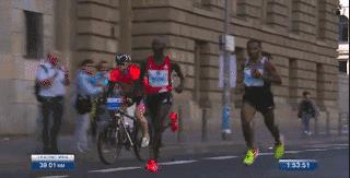 跑步快慢和脚脖子有关系,跑步的快慢跟胖瘦有关系