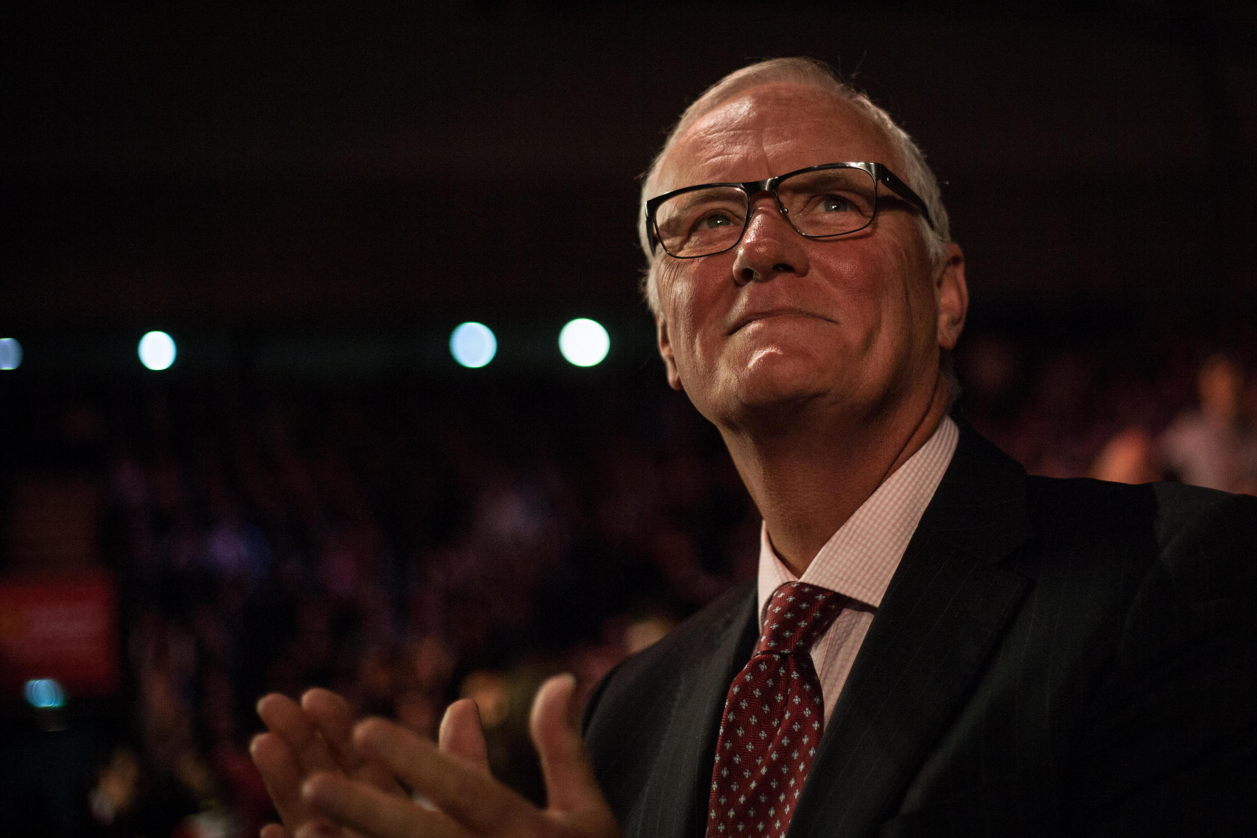 *诺斯**克全球化成果喜人，社交媒体骂战恐吃罚单——赫恩的年终总结