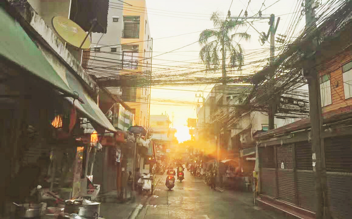 WOLO旅行｜清迈探路者日记（五）从宁曼路网红店到泰国街头的美味